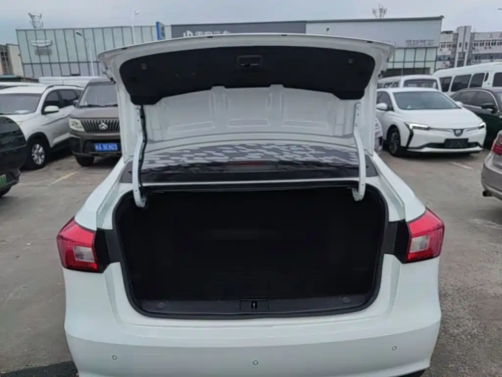 Roewe 360 — миниатюра 19