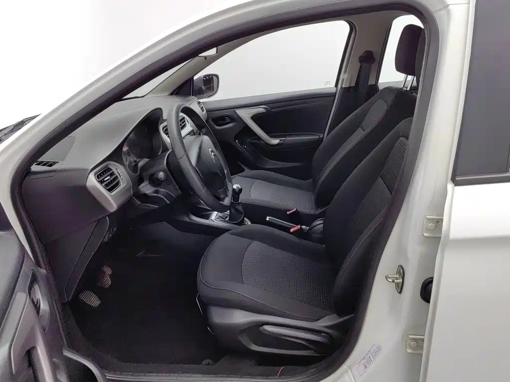 Citroen Elysee — миниатюра 10
