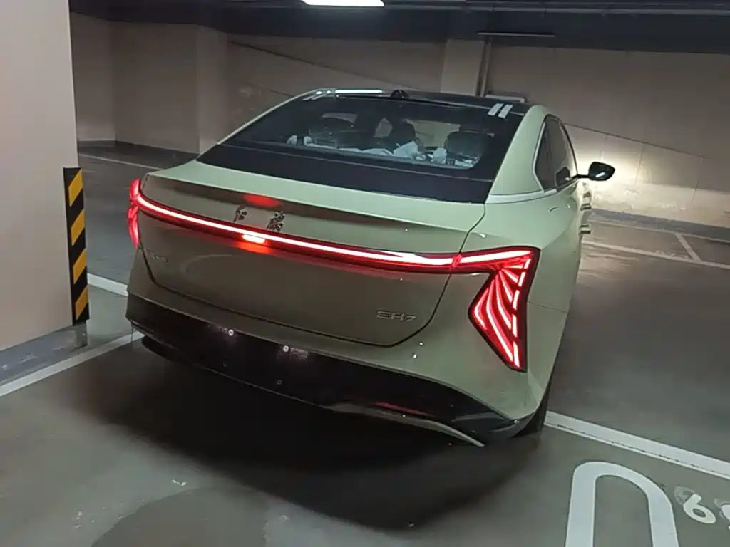 Hongqi EH7 2025 690