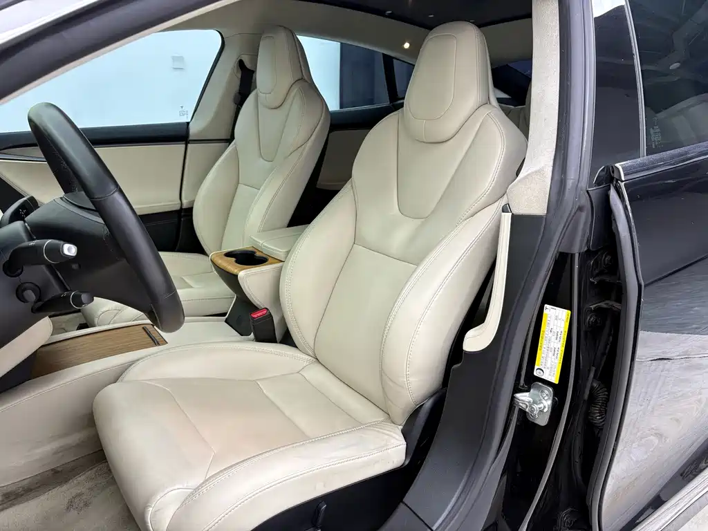 Tesla Model S — миниатюра 12