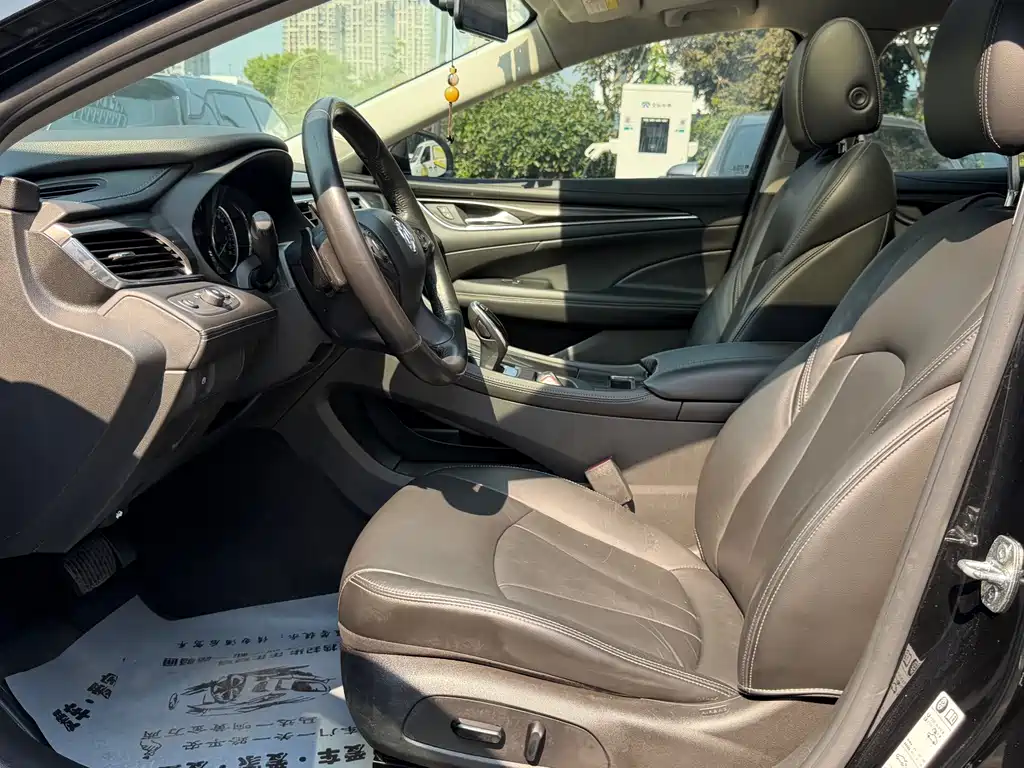 Buick LaCrosse — миниатюра 18