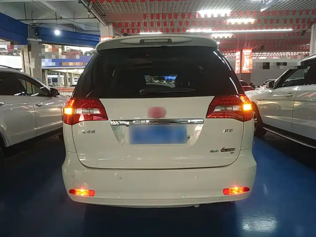 BYD M6 — миниатюра 6