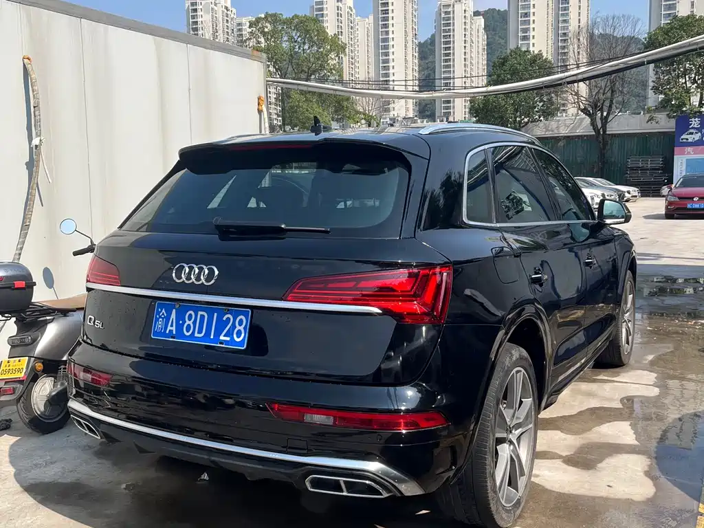 Audi Q5L — миниатюра 7