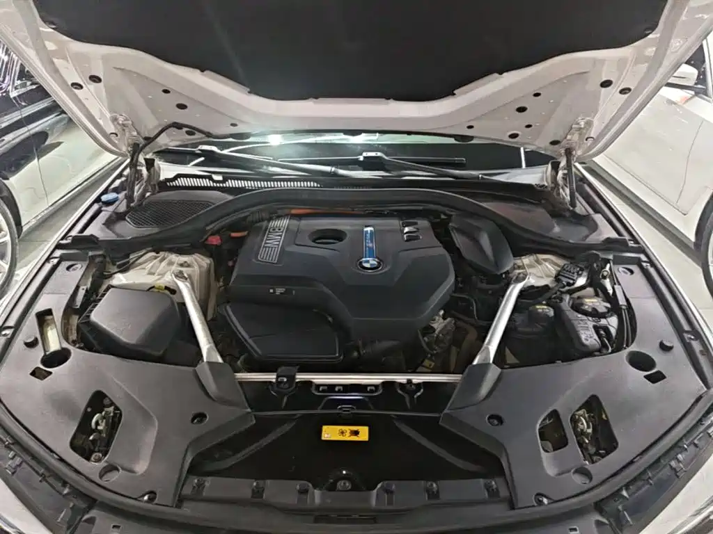 BMW 5 Series New Energy — миниатюра 20