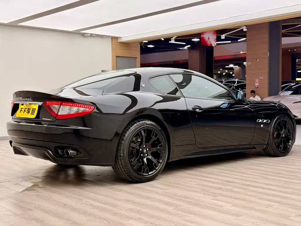 Maserati GranTurismo 2013 4.7L Sport F1