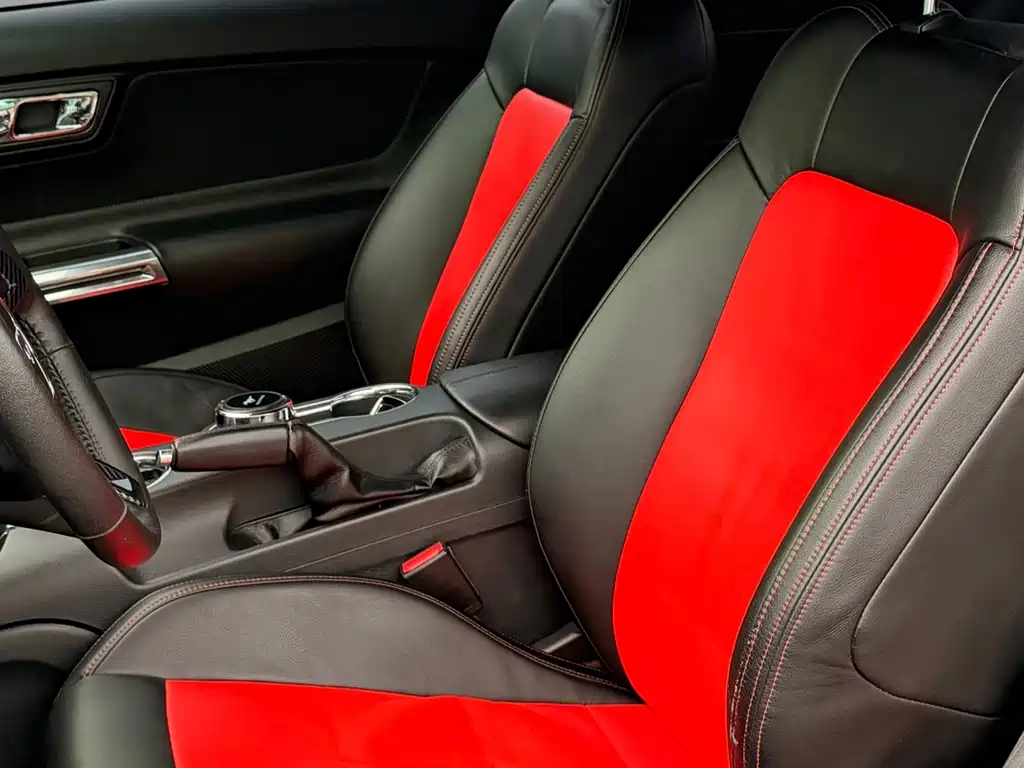 Ford Mustang — миниатюра 5