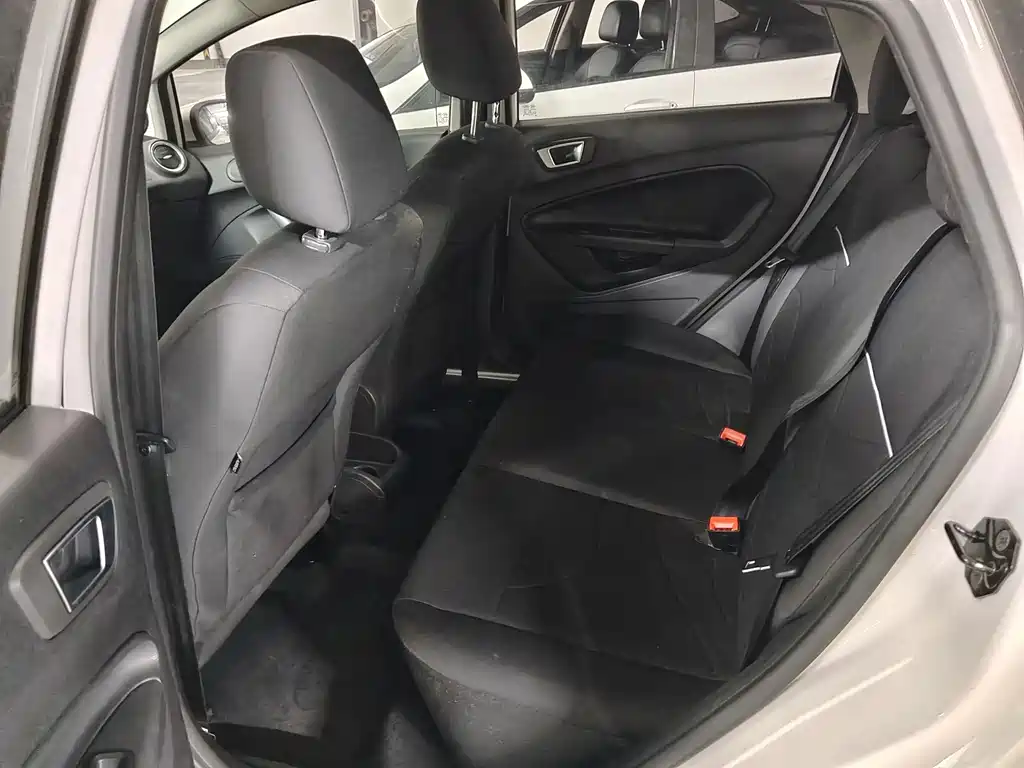 Ford Fiesta — миниатюра 8