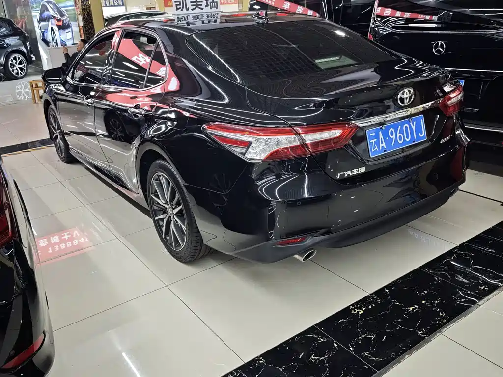 Toyota Camry — миниатюра 8