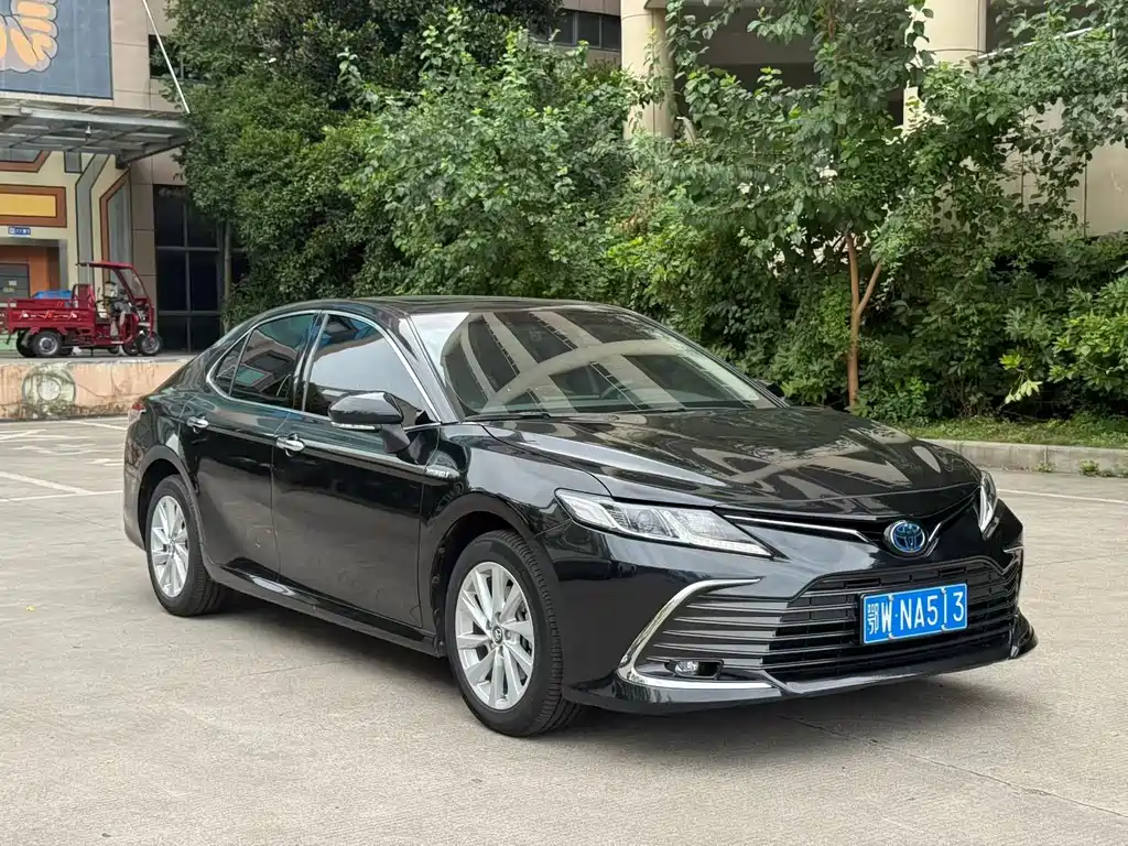 Toyota Camry — миниатюра 3