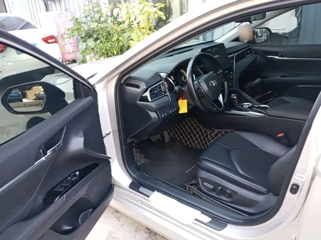 Toyota Camry — миниатюра 16