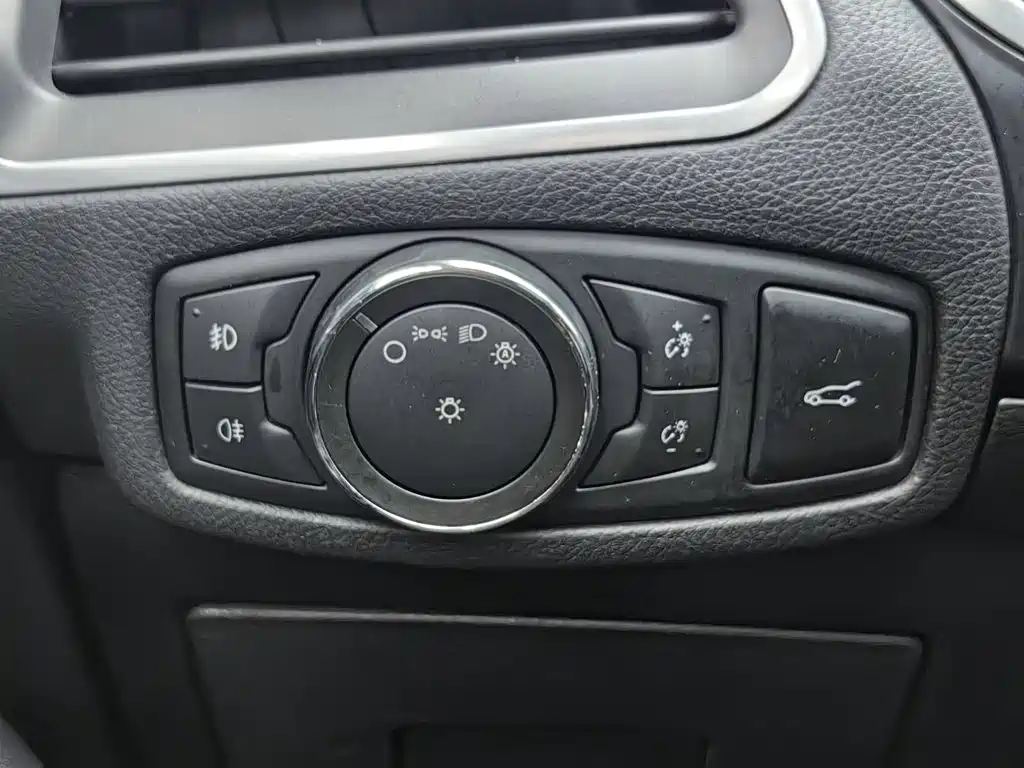 Ford Edge — миниатюра 21