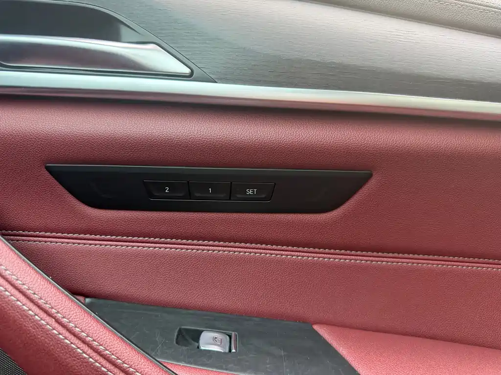 BMW 5 Series — миниатюра 23