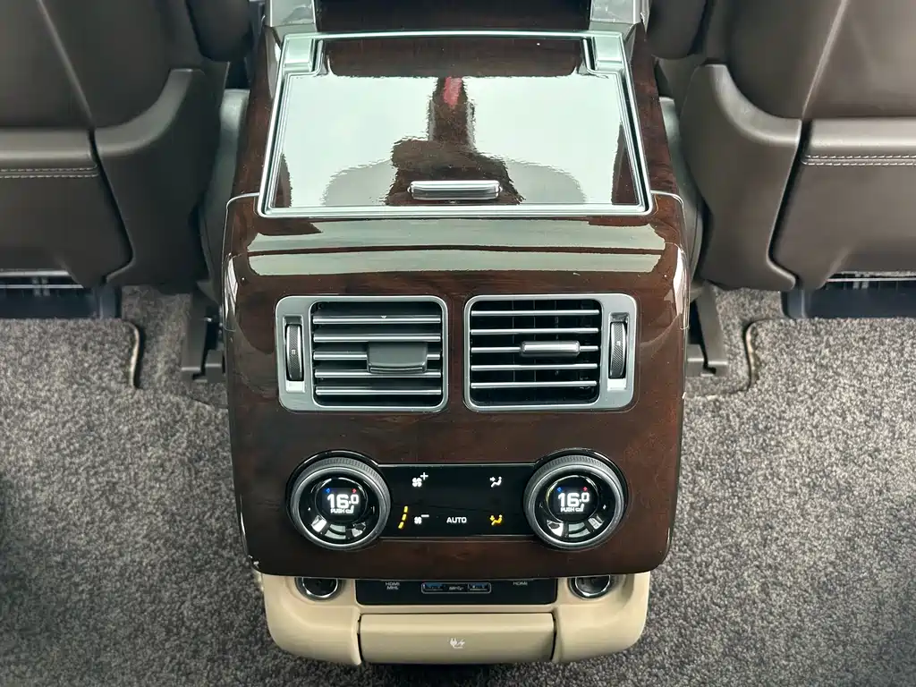 Land Rover Range Rover — миниатюра 14