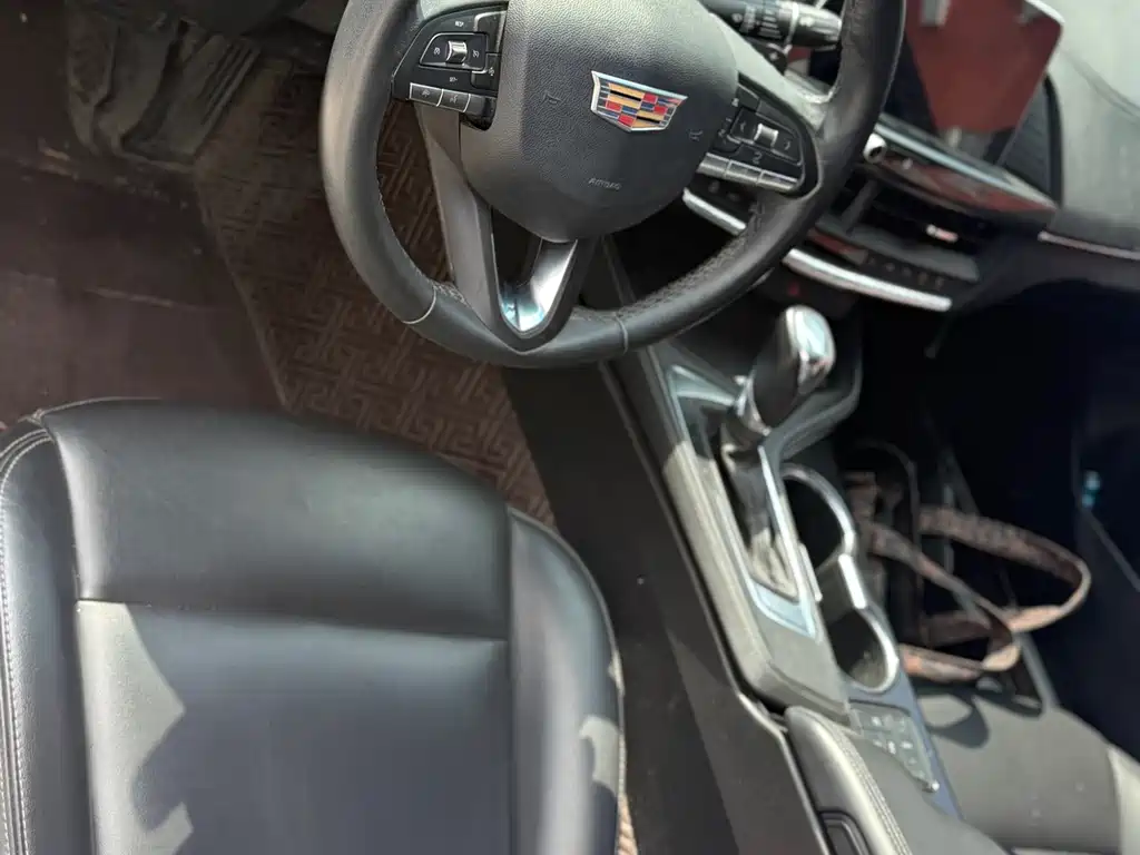 Cadillac CT4 2020 28T Fashion