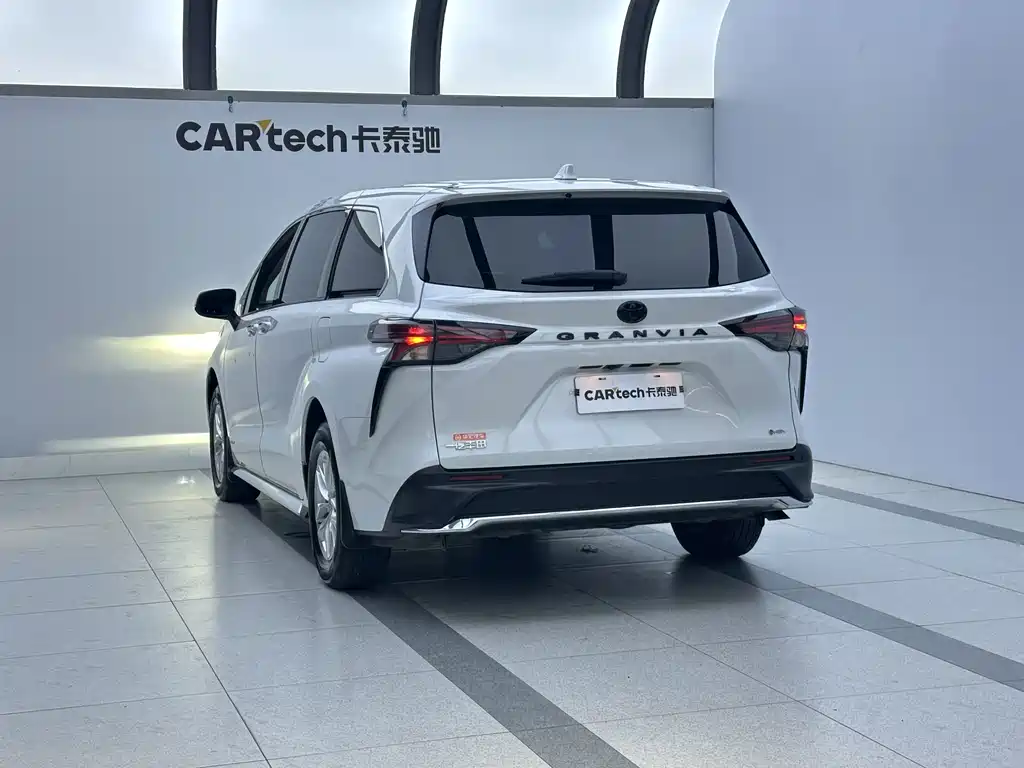Toyota Granvia — миниатюра 4