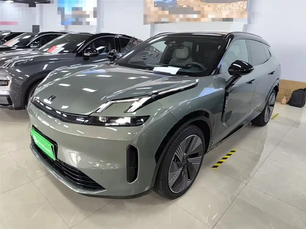 Lynk & Co 08 EM-P 2023