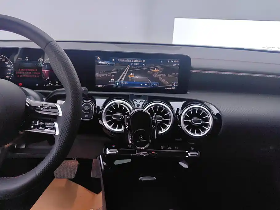 Mercedes-Benz A-Class — миниатюра 13
