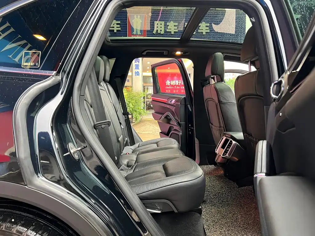 Porsche Cayenne — миниатюра 4