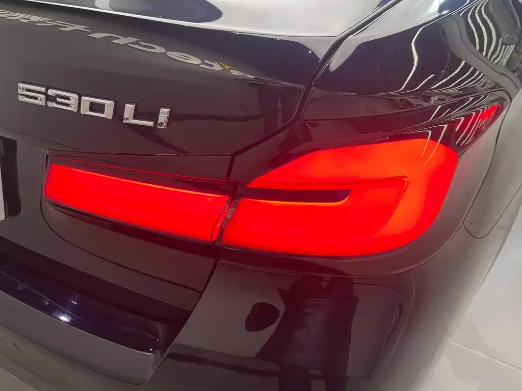 BMW 5 Series — миниатюра 20