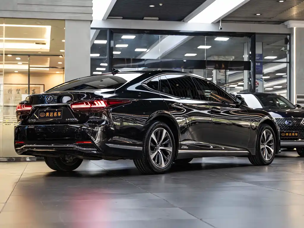 Lexus LS — миниатюра 3