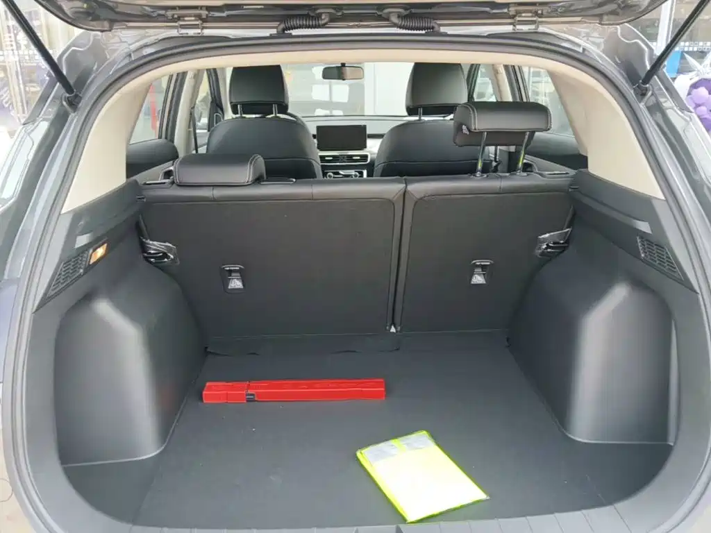 Geely Binyue — миниатюра 19