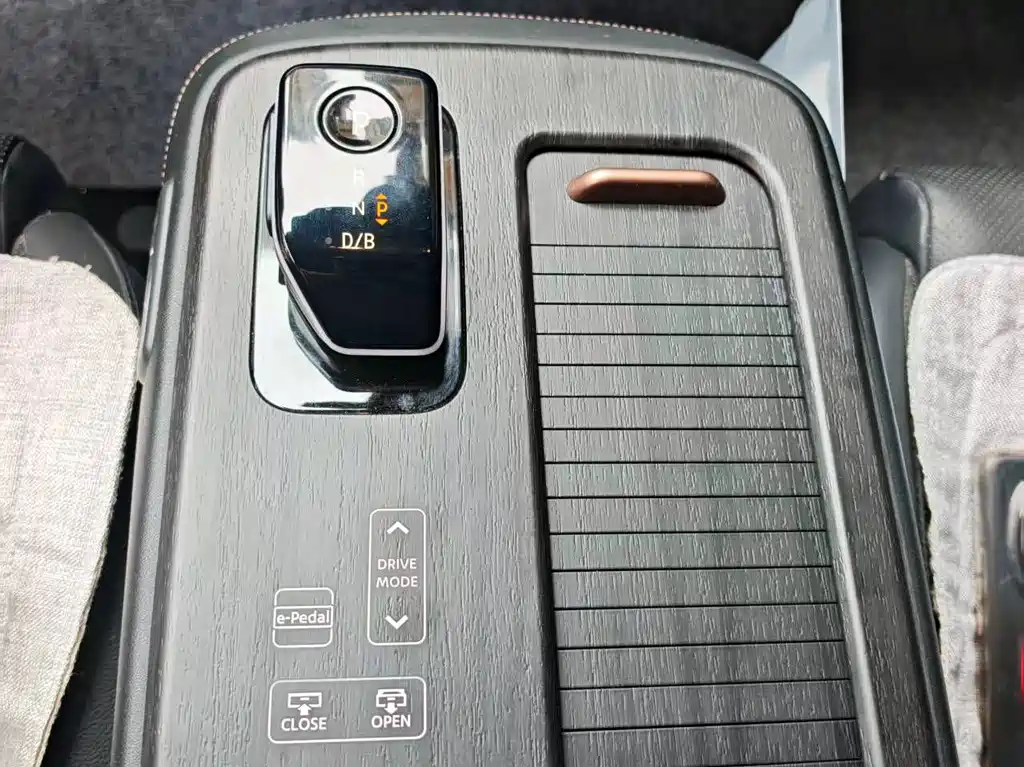 Nissan Ariya — миниатюра 14