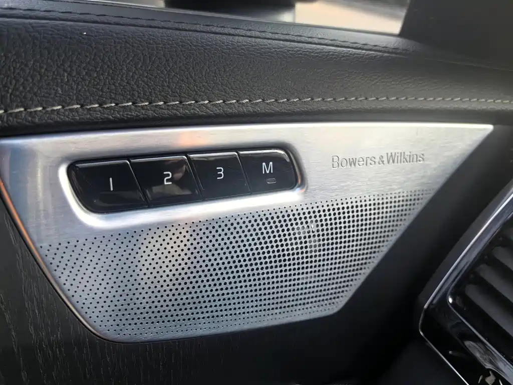 Volvo XC90 — миниатюра 9