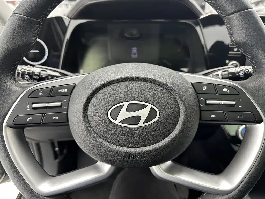 Hyundai Elantra — миниатюра 15