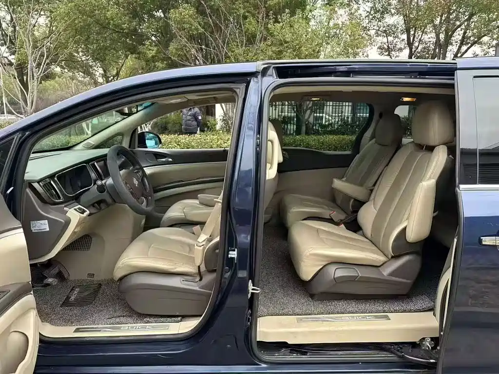 Buick GL8 — миниатюра 6