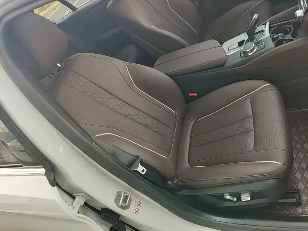 BMW 5 Series — миниатюра 25