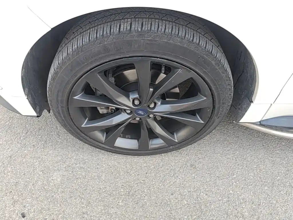 Ford Edge — миниатюра 23