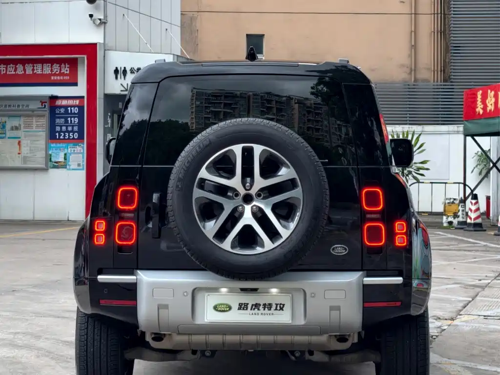 Land Rover Defender — миниатюра 9