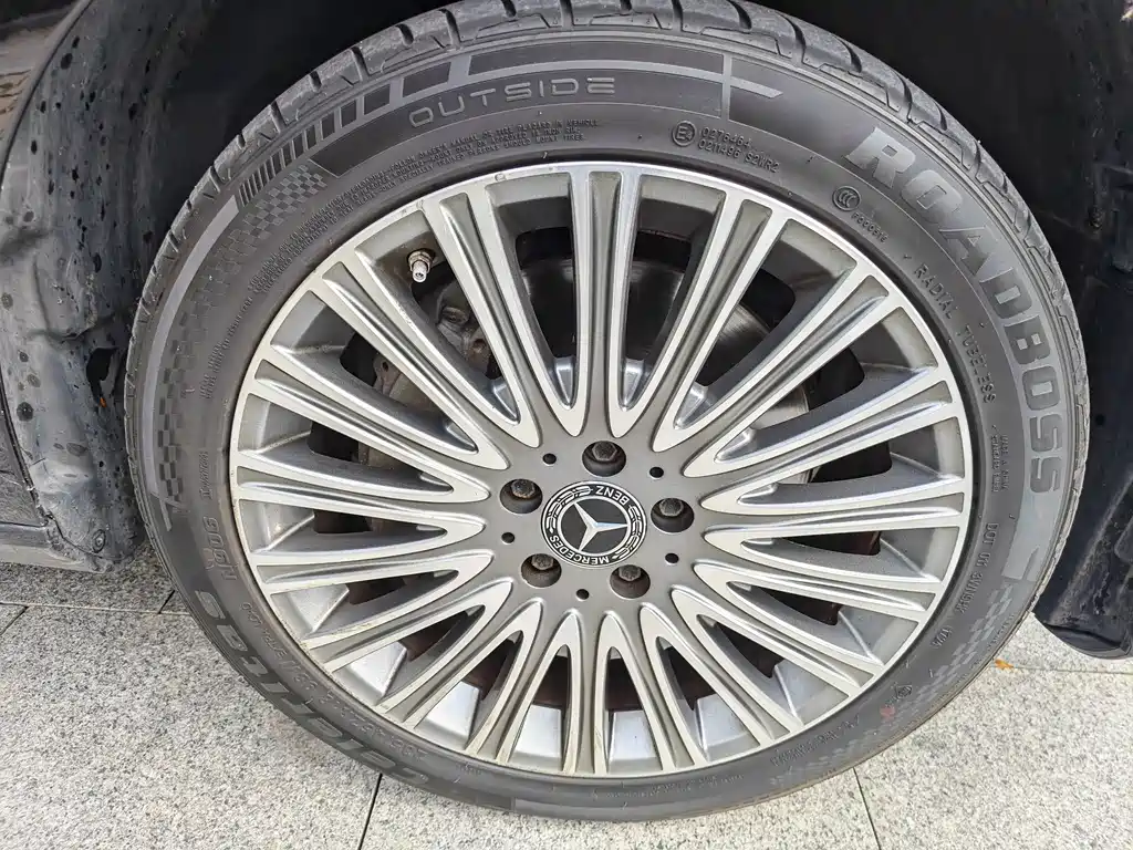 Mercedes-Benz E-Class — миниатюра 5
