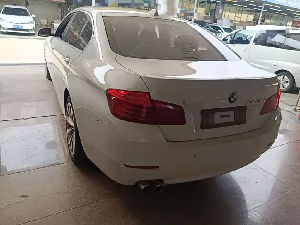 BMW 5 Series — миниатюра 5