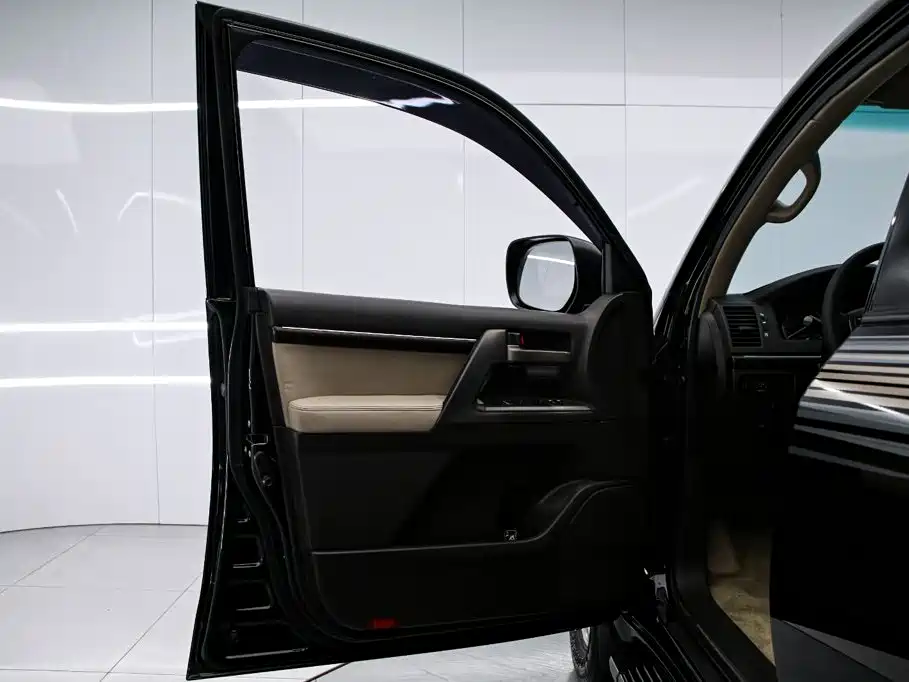 Toyota Land Cruiser — миниатюра 12