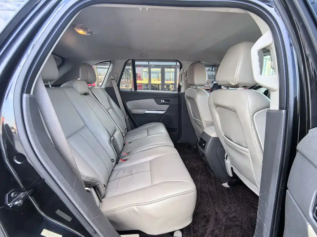 Ford Edge (Import) — миниатюра 12