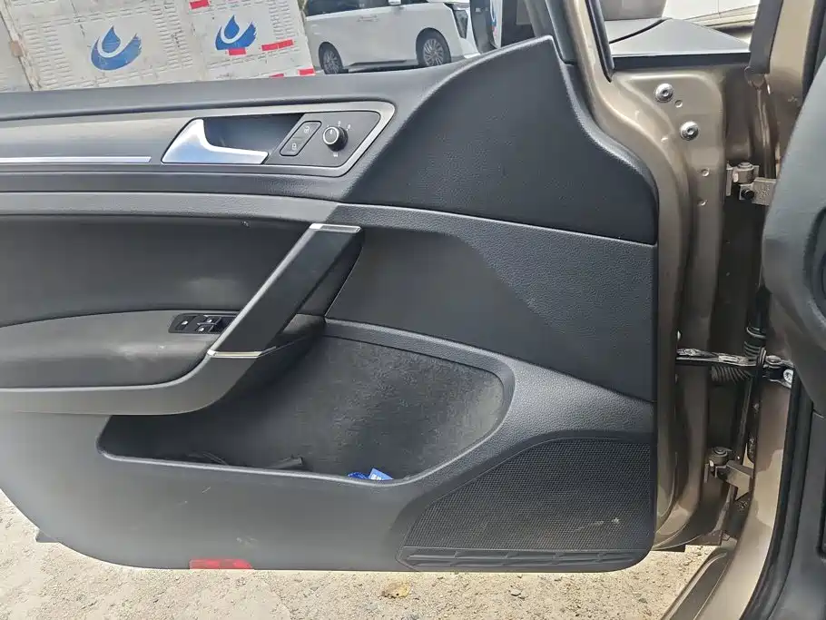 Volkswagen Golf — миниатюра 7
