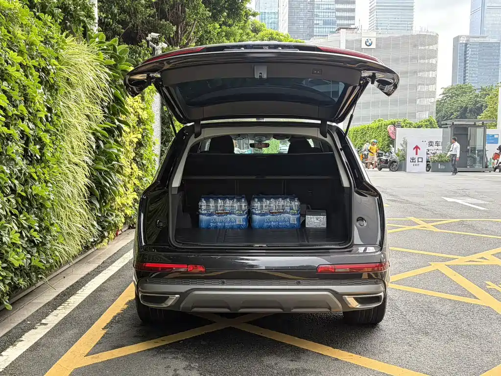 Audi Q7 — миниатюра 7