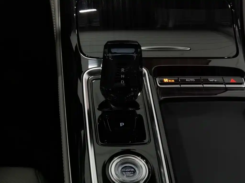 Geely Boyue L — миниатюра 13