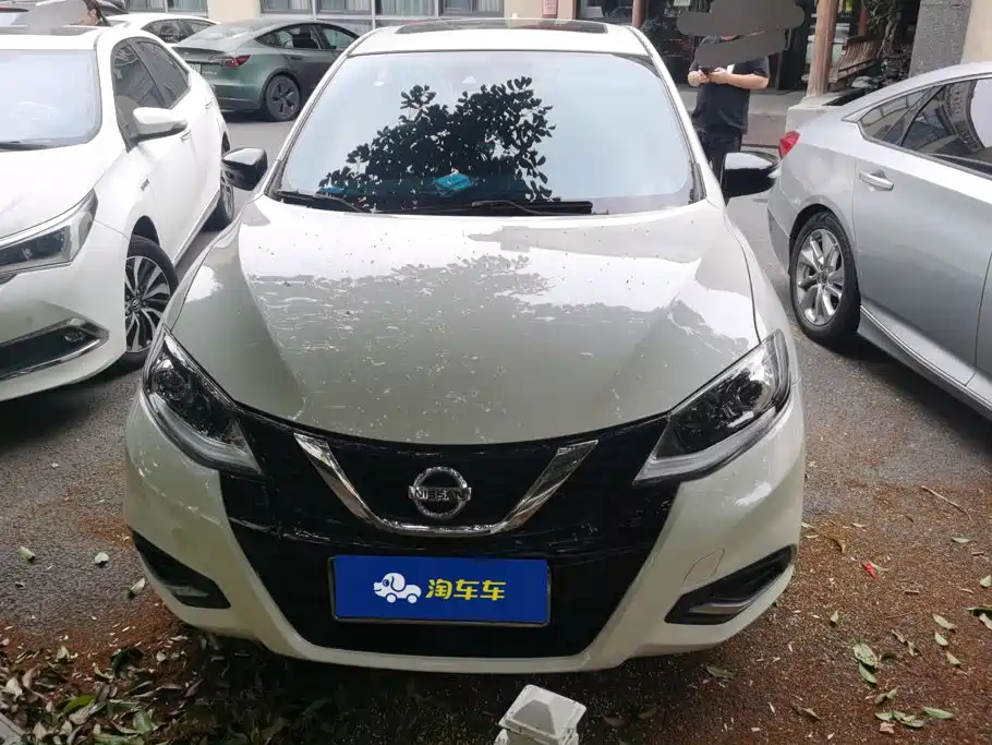 Nissan Tiida — миниатюра 2