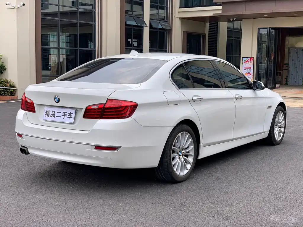 BMW 5 Series — миниатюра 6