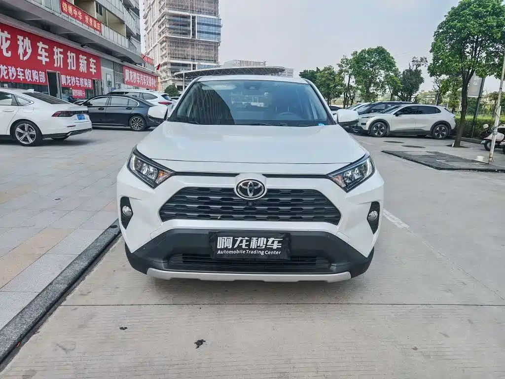 Toyota RAV4 — миниатюра 2