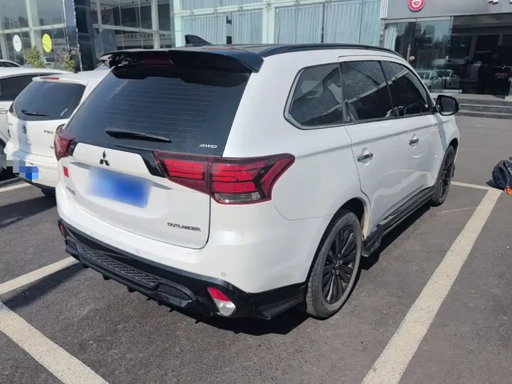 Mitsubishi Outlander — миниатюра 7