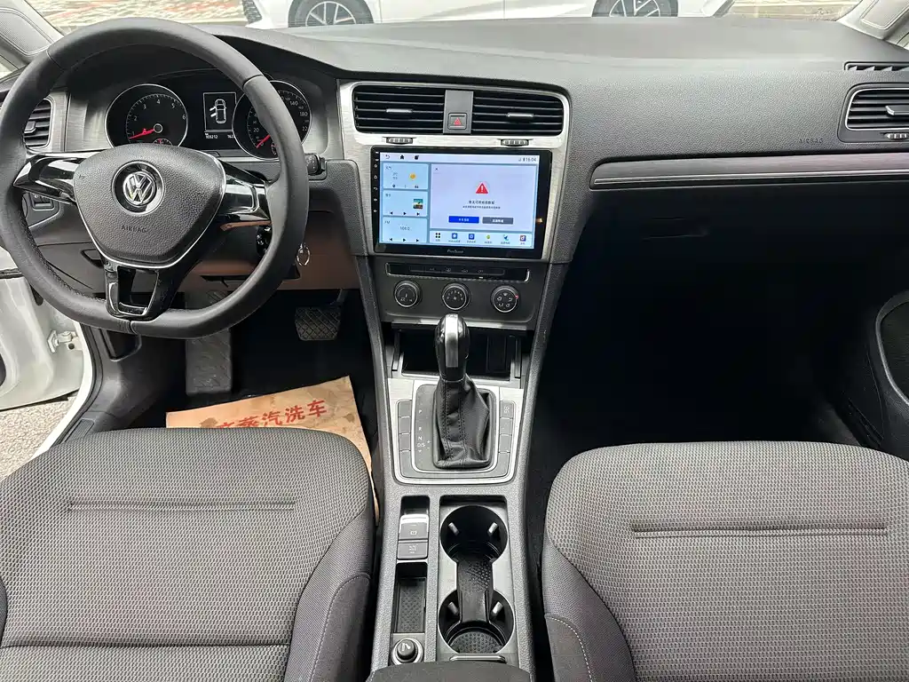 Volkswagen Golf 2015 1.4TSI AT Comfort
