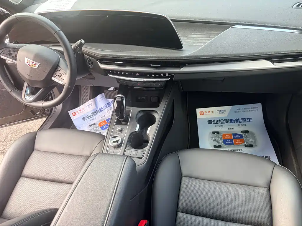 Cadillac XT4 — миниатюра 11
