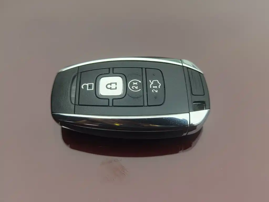 Lincoln Nautilus (Import) — миниатюра 19