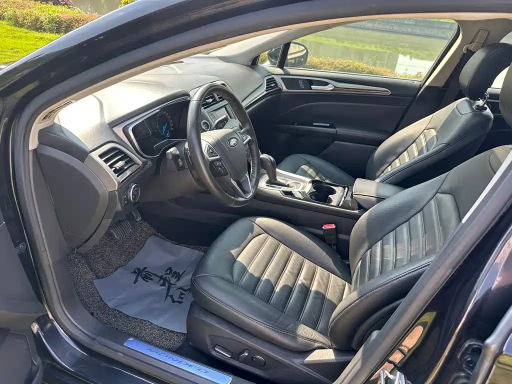 Ford Mondeo — миниатюра 10