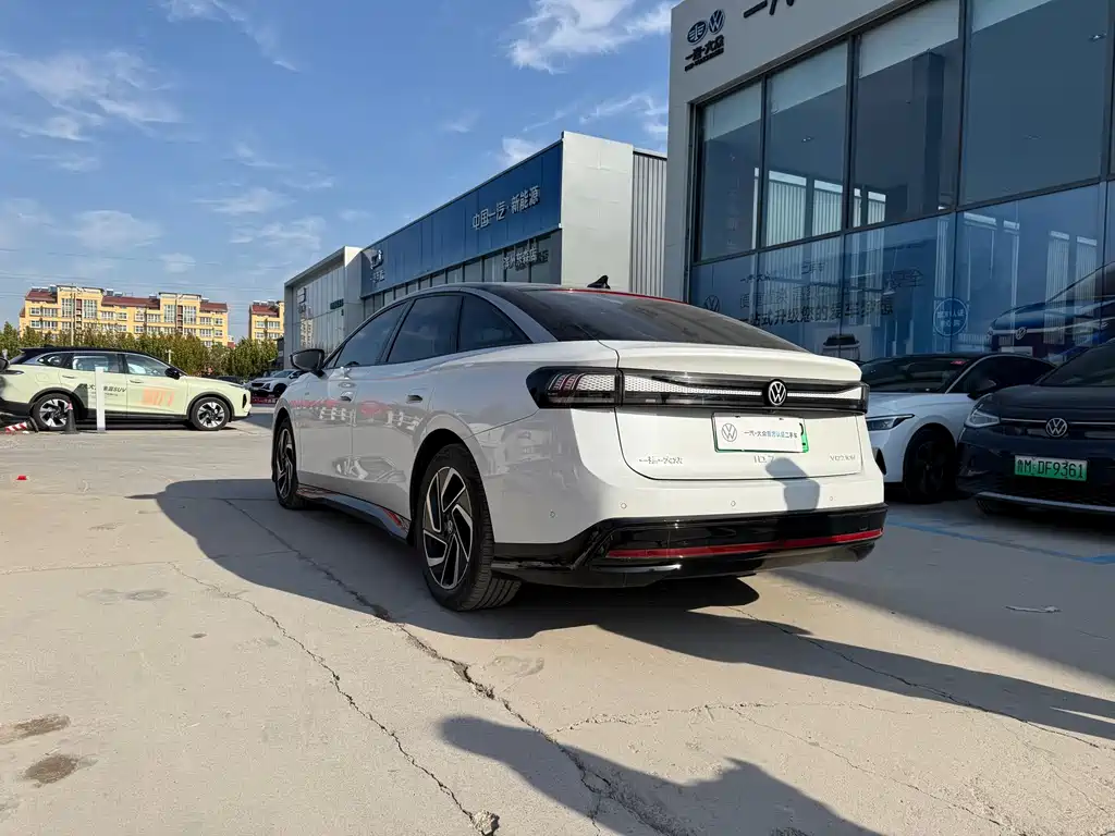 VOLKSWAGEN ID.7 VIZZION