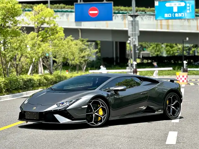 LAMBORGHINI HURACÁN 2024