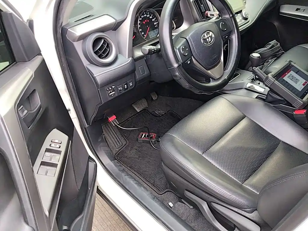 Toyota RAV4 — миниатюра 16